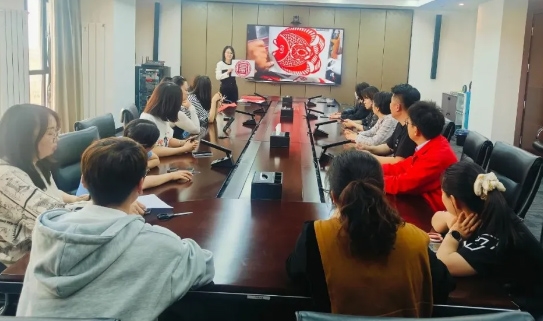 【浩然正气】当企业logo遇见非遗-西部天然气公司机关党支部开展红色剪纸主题党日活动